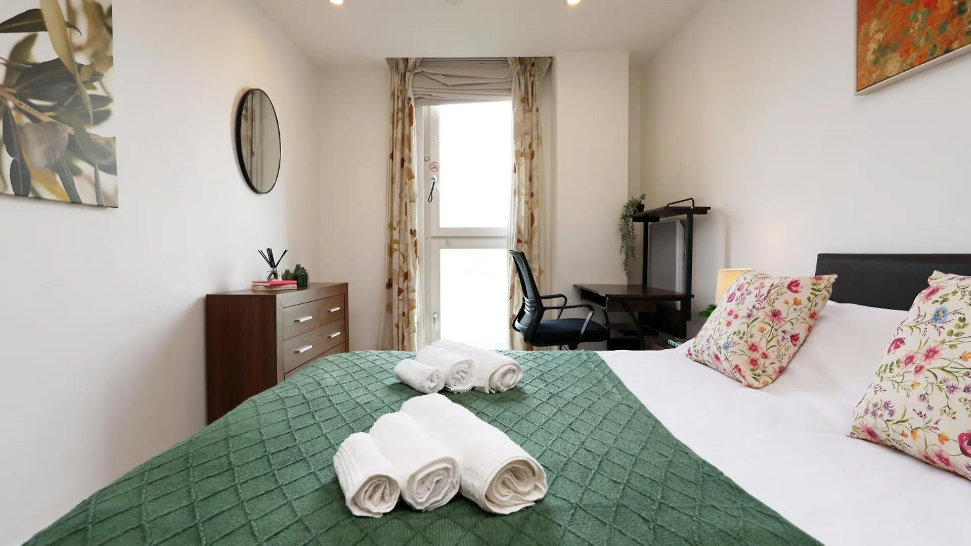 Super Central-Quiet-Parking-By Fabaccommodation Cardiff Appartamento