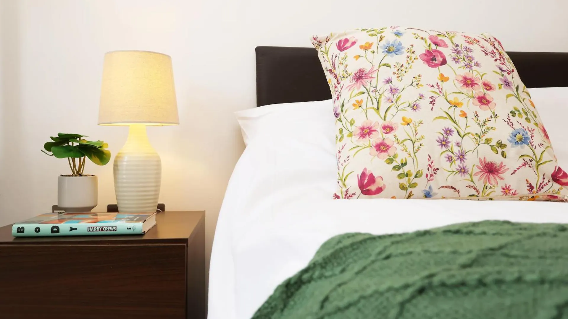 Appartamento Super Central-Quiet-Parking-By Fabaccommodation Cardiff Regno Unito